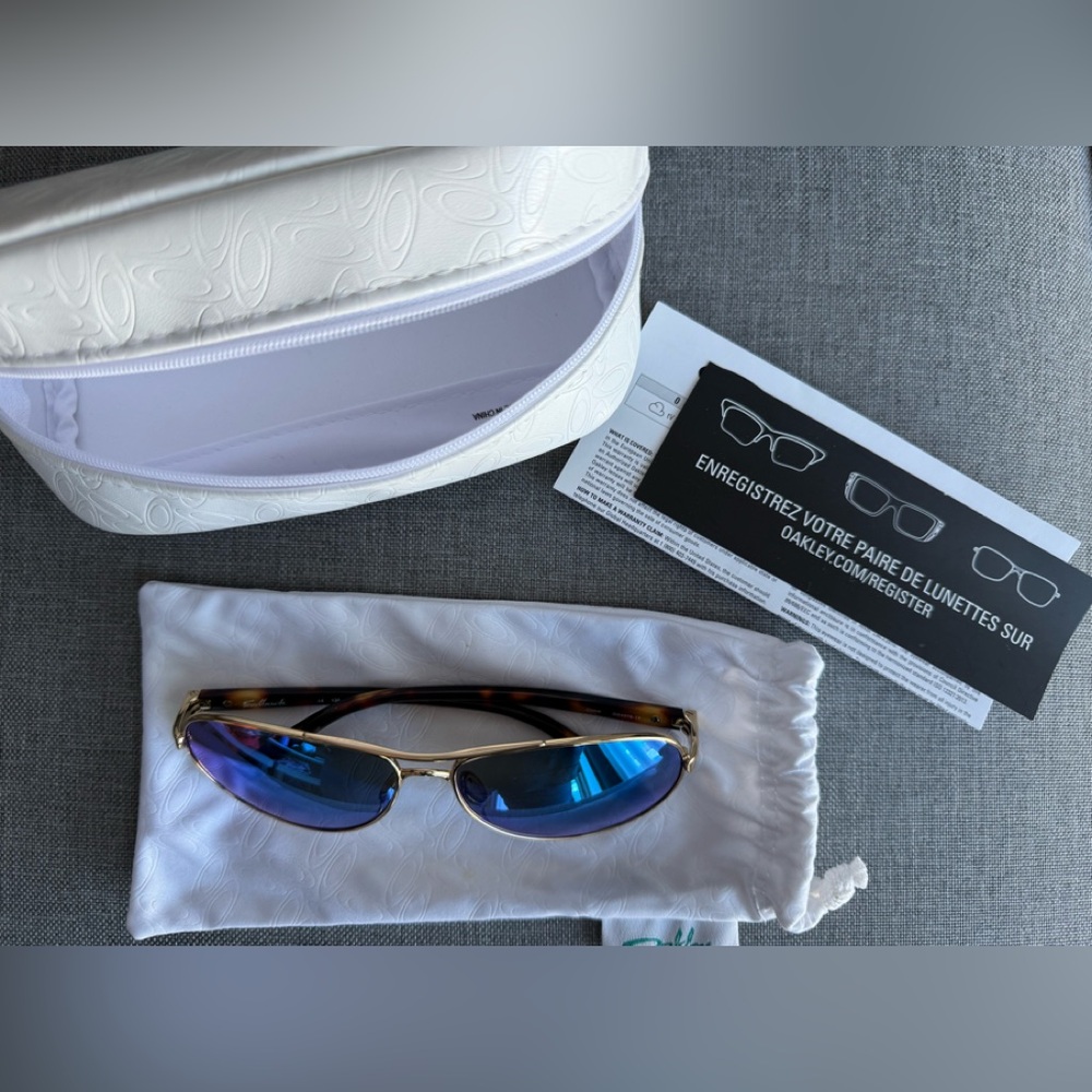 Oakley OO4079 FEEDBACK Sunglasses